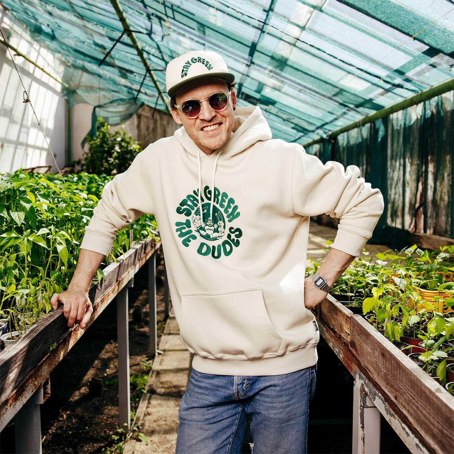 The Dudes Stay Green Hoody - almond milk XXXL